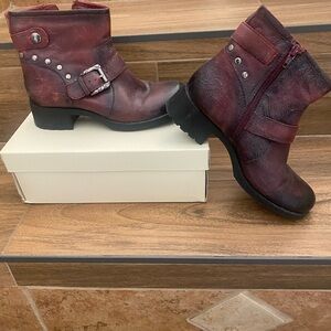 Earth Origins Maroon Ankle Boots with Buckle